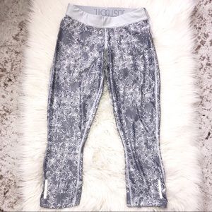 NWOT Dri-Fit Nike Capri leggings size Small